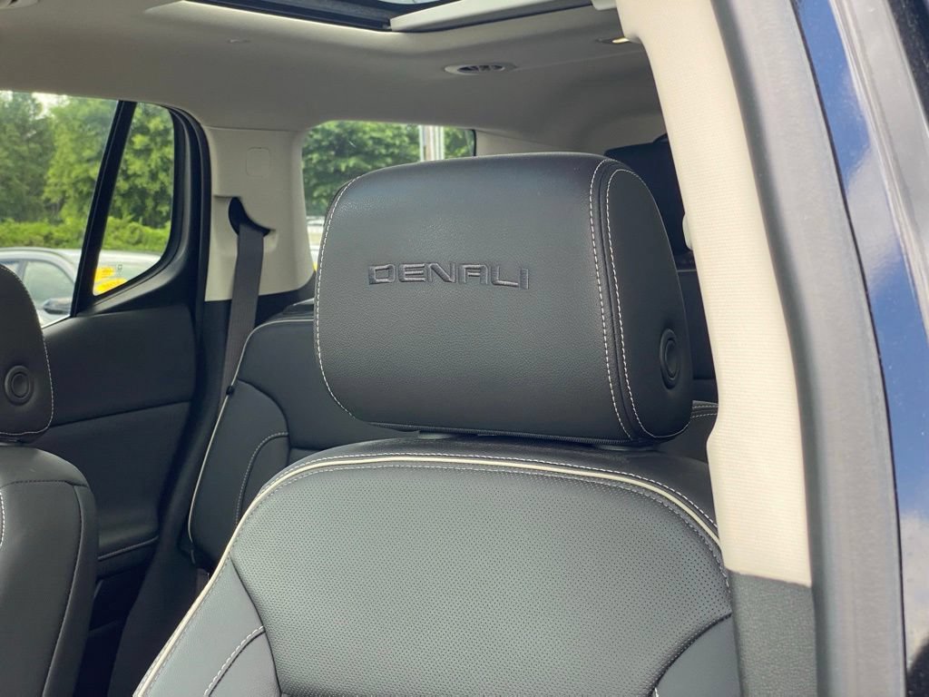 Used 2023 GMC Acadia Denali w/ Denali Ultimate Package AWD/4WD image 23