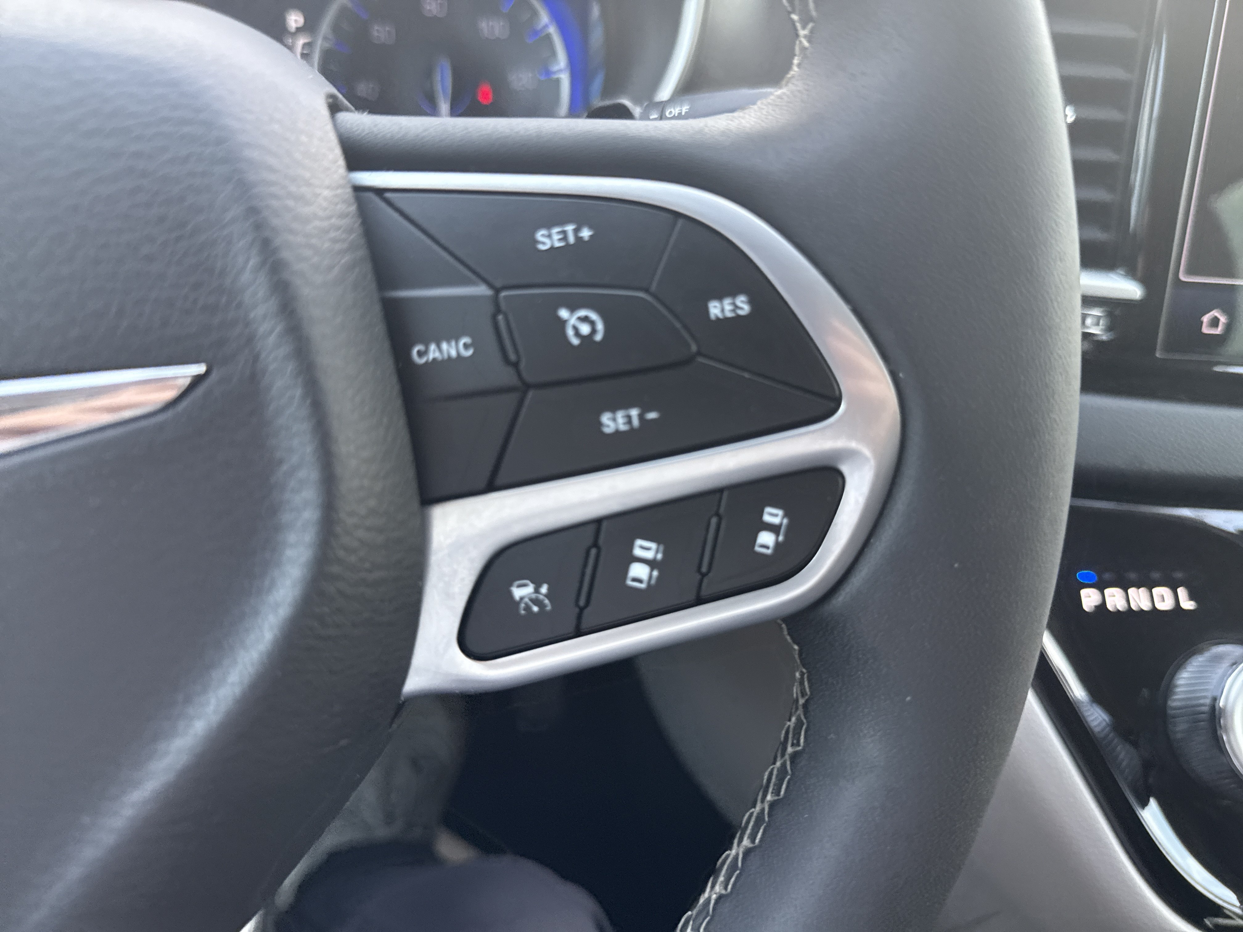 Used 2024 Chrysler Pacifica Touring-L FWD image 19