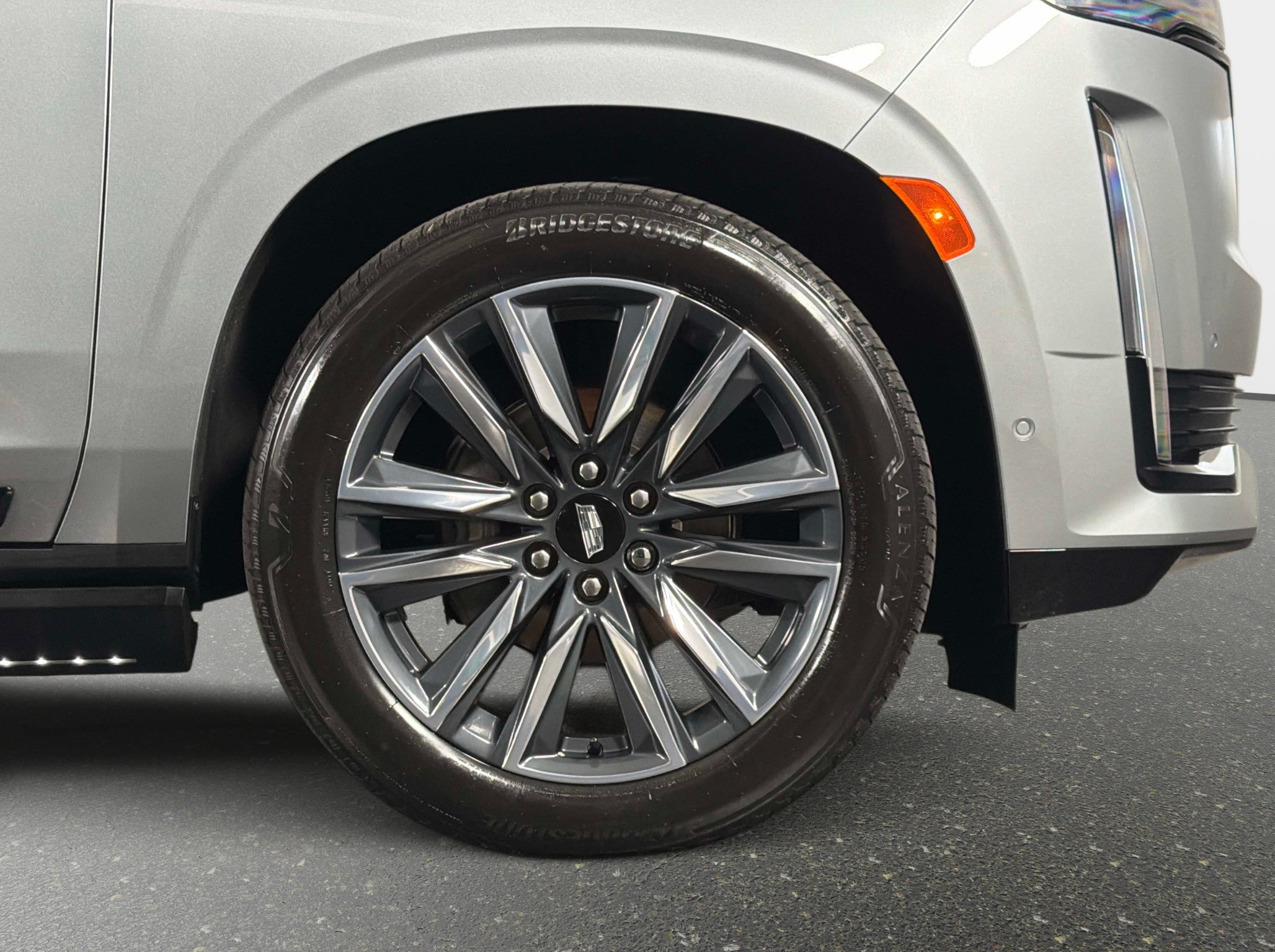 Used 2024 Cadillac Escalade ESV Sport w/ Touring Package AWD/4WD image 3
