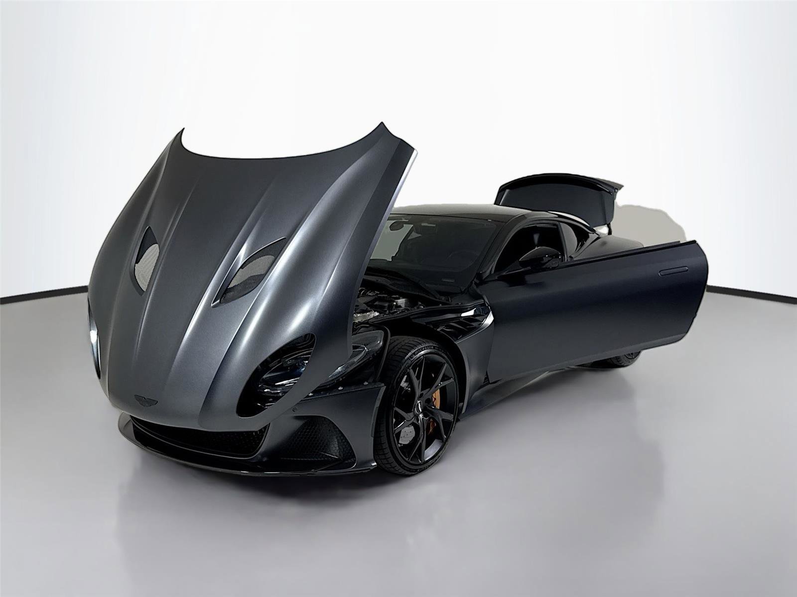 Used 2019 Aston Martin DBS Superleggera RWD image 39