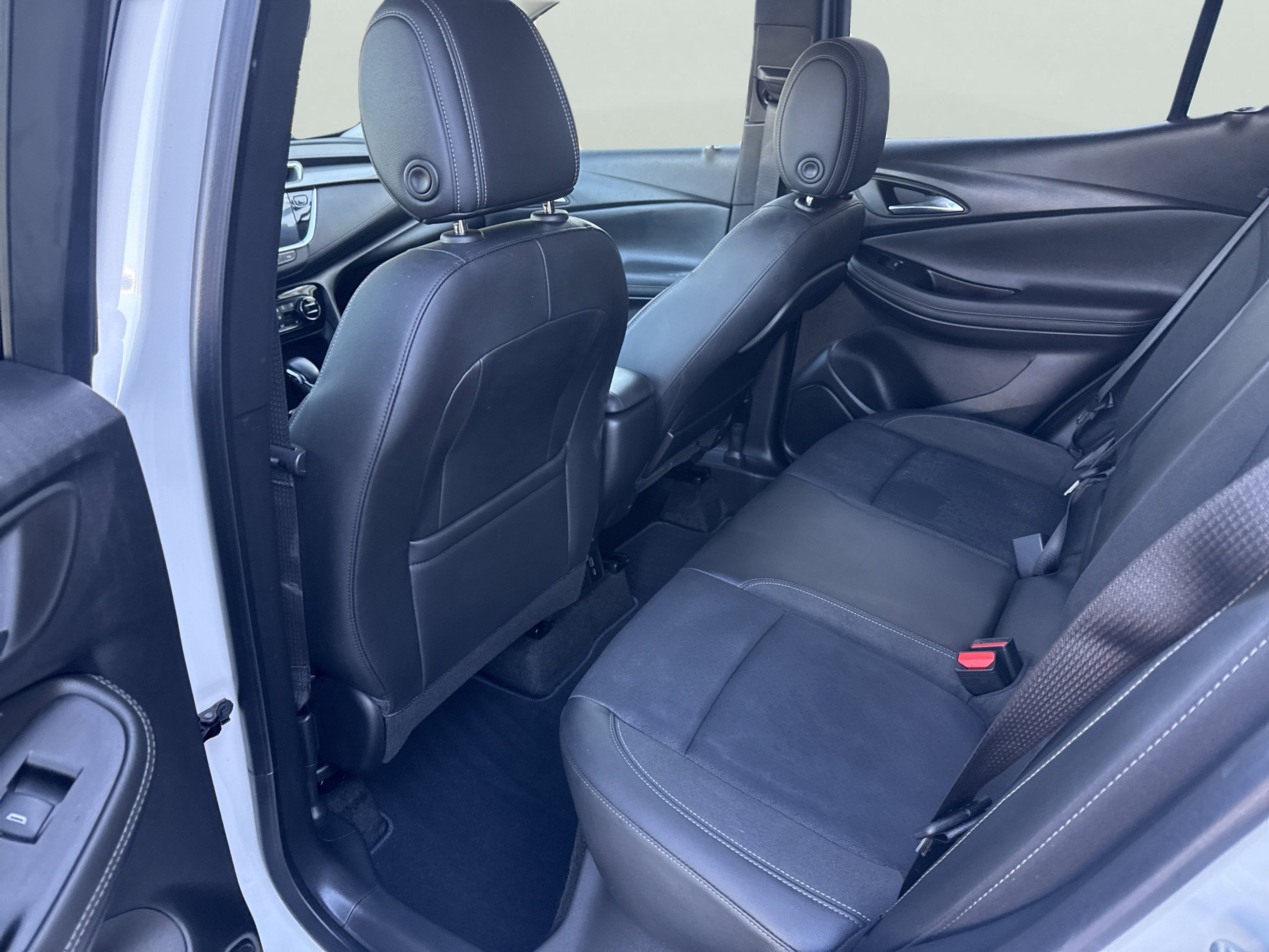 Used 2023 Buick Encore GX Select w/ Sport Touring Package image 11