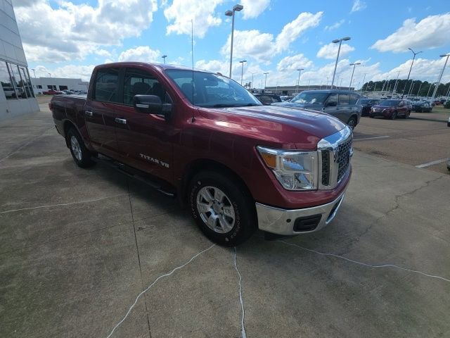 Used 2018 Nissan Titan SV w/ SV Convenience Package RWD image 5