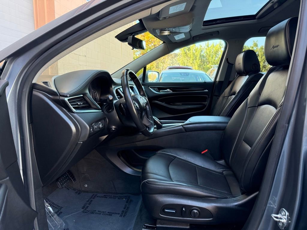 Used 2019 Buick Enclave Avenir image 11