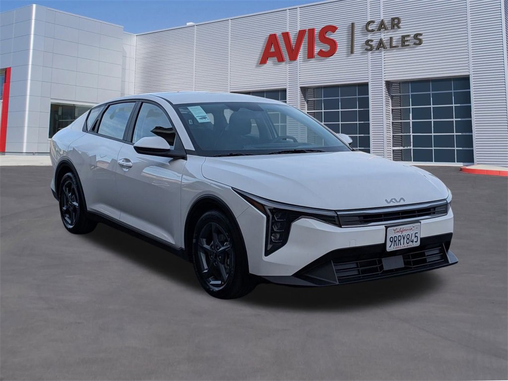 Used 2025 Kia K4 LXS image 3