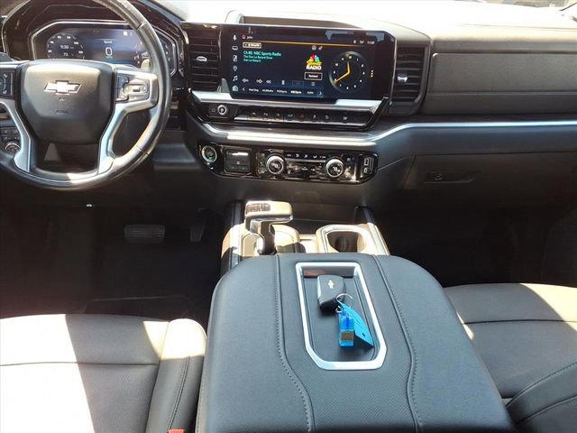 Certified 2022 Chevrolet Silverado 1500 LTZ w/ Technology Package AWD/4WD image 14