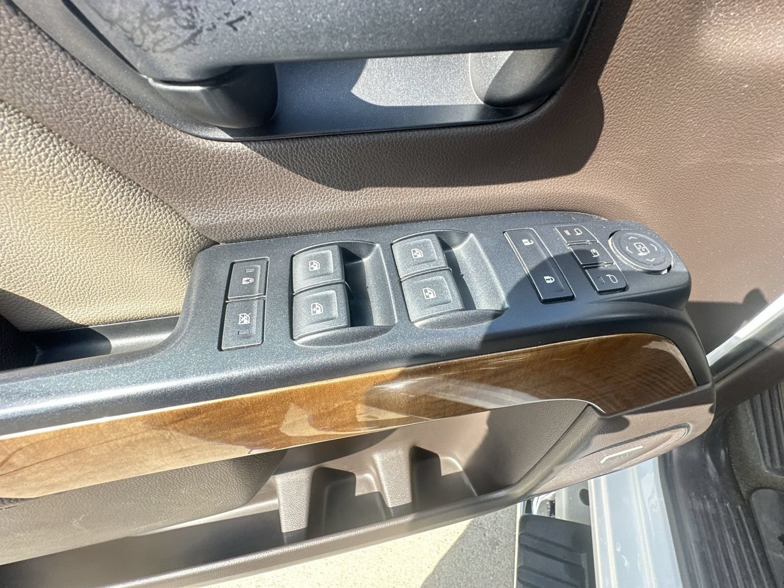 Certified 2018 Chevrolet Silverado 1500 LTZ w/ Sport Package AWD/4WD image 22