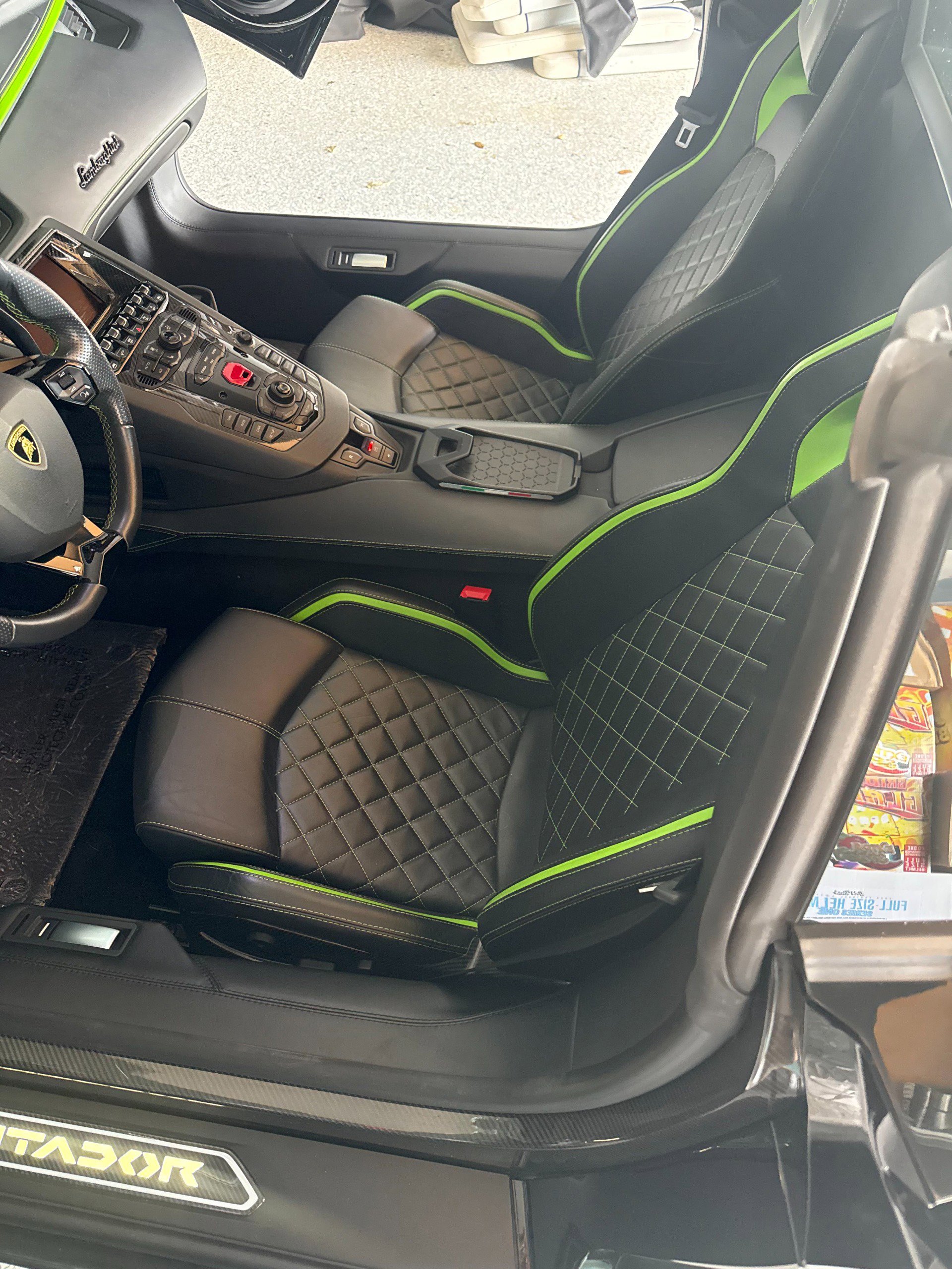 Used 2019 Lamborghini Aventador S AWD/4WD image 7