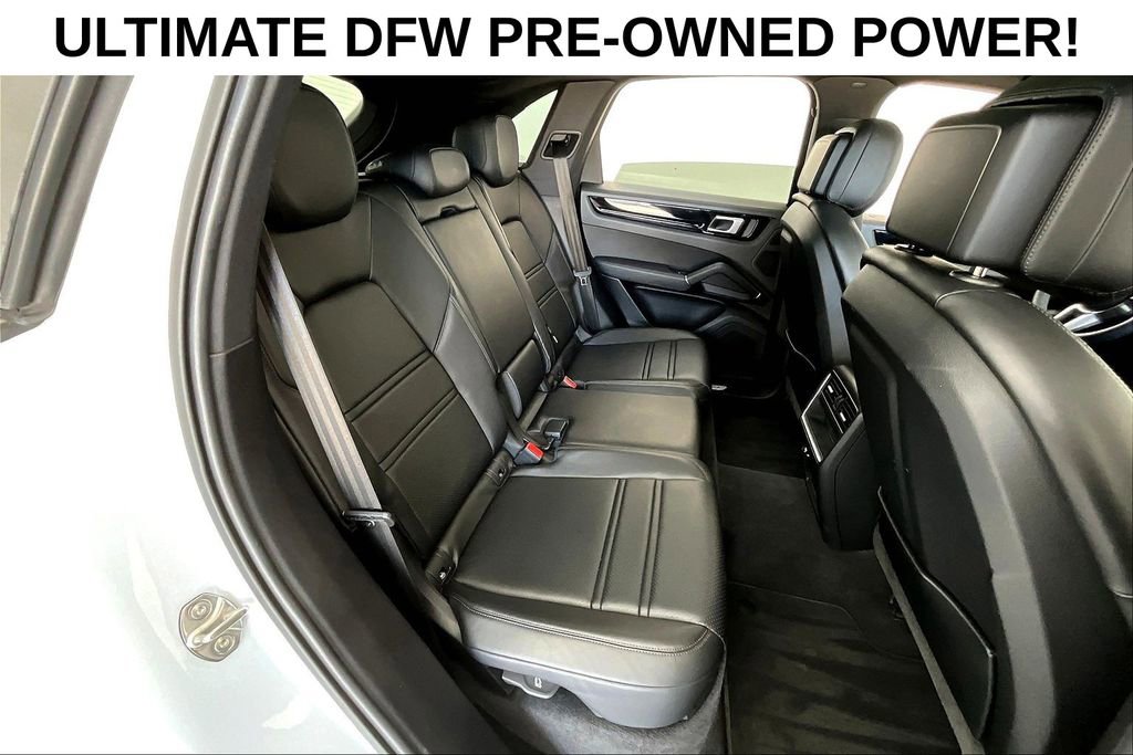 Used 2023 Porsche Cayenne AWD/4WD image 34