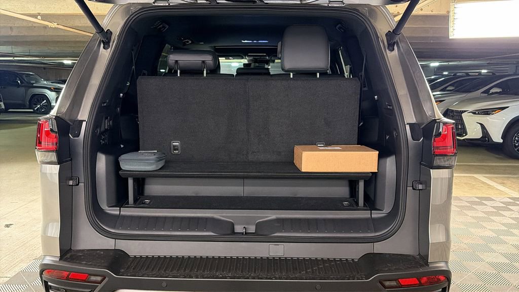 New 2026 Lexus LX 700h Luxury image 9