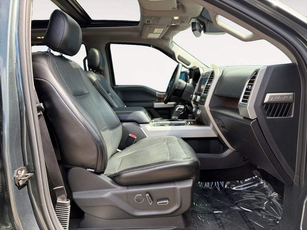 Used 2015 Ford F150 Lariat w/ Equipment Group 502A Luxury AWD/4WD image 24