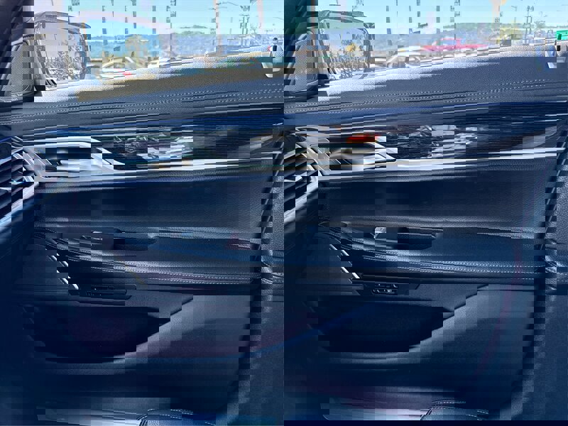 Used 2019 BMW 740i w/ M Sport Package image 49