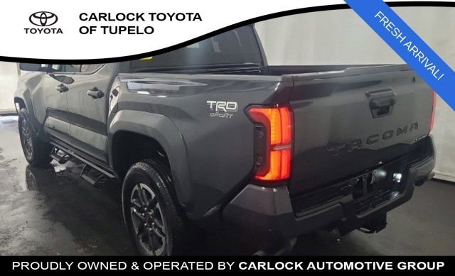 Used 2025 Toyota Tacoma TRD Sport image 3