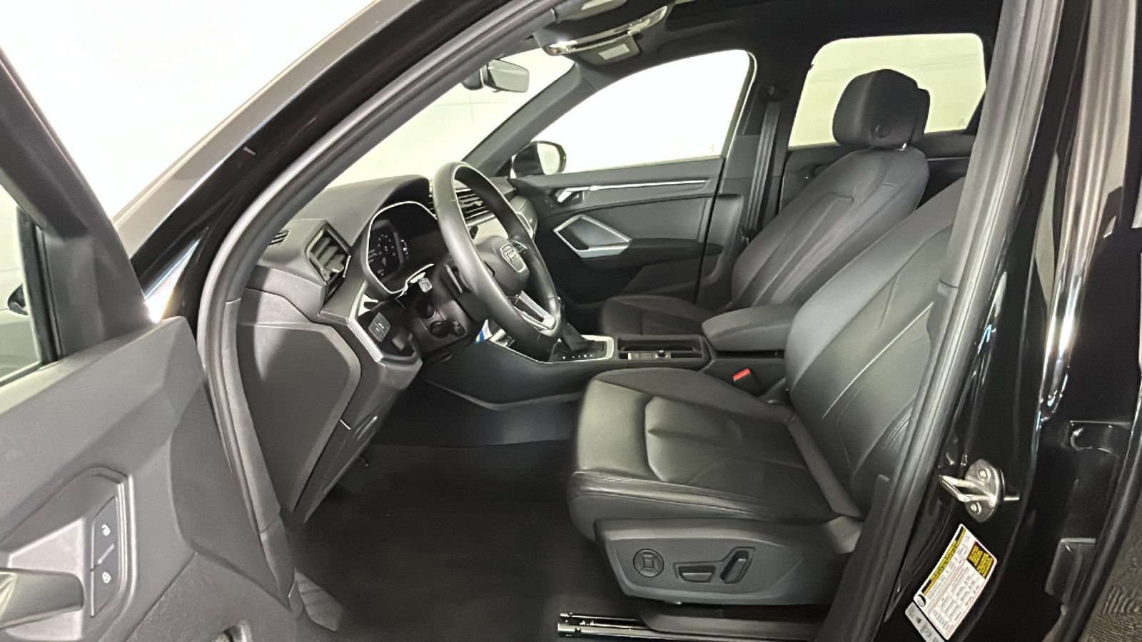 Used 2025 Audi Q3 2.0T Premium AWD/4WD image 11