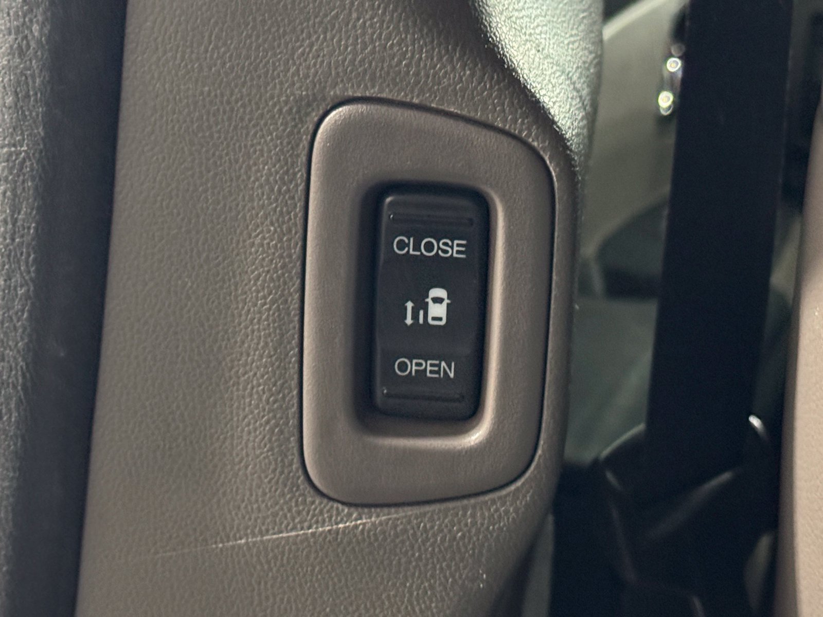 Used 2016 Honda Odyssey Touring Elite image 37