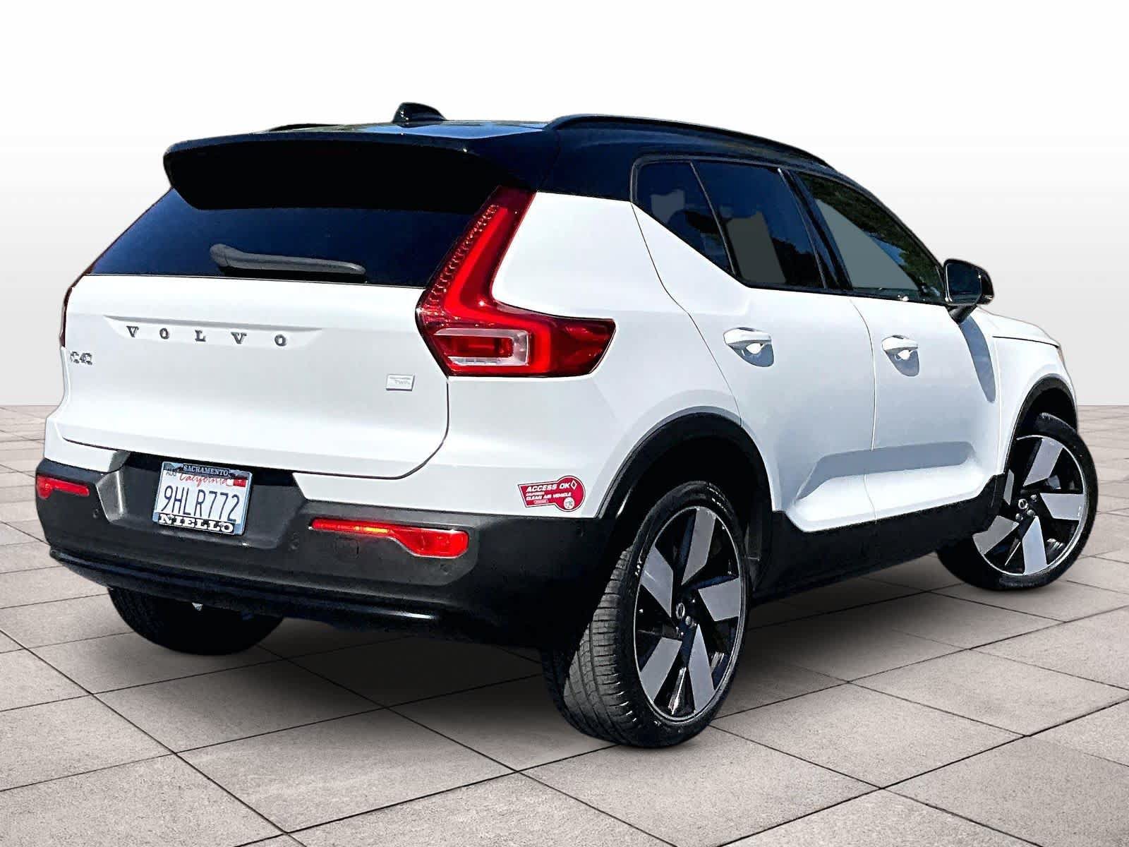 Used 2023 Volvo XC40 Recharge Ultimate AWD/4WD image 12