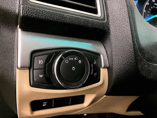 Used 2017 Ford Explorer XLT w/ Equipment Group 202A AWD/4WD image 32