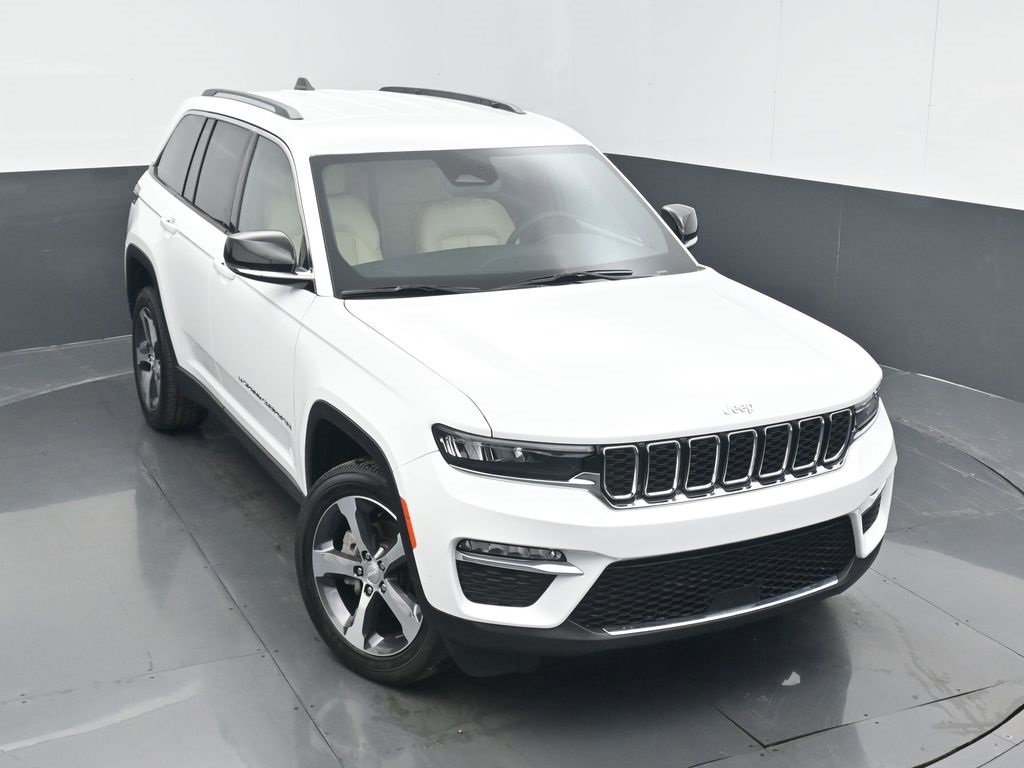 Used 2023 Jeep Grand Cherokee Limited image 37