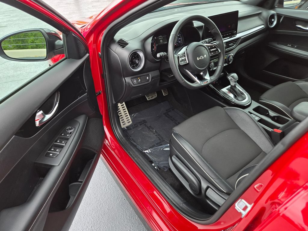 Certified 2024 Kia Forte GT-Line FWD image 19