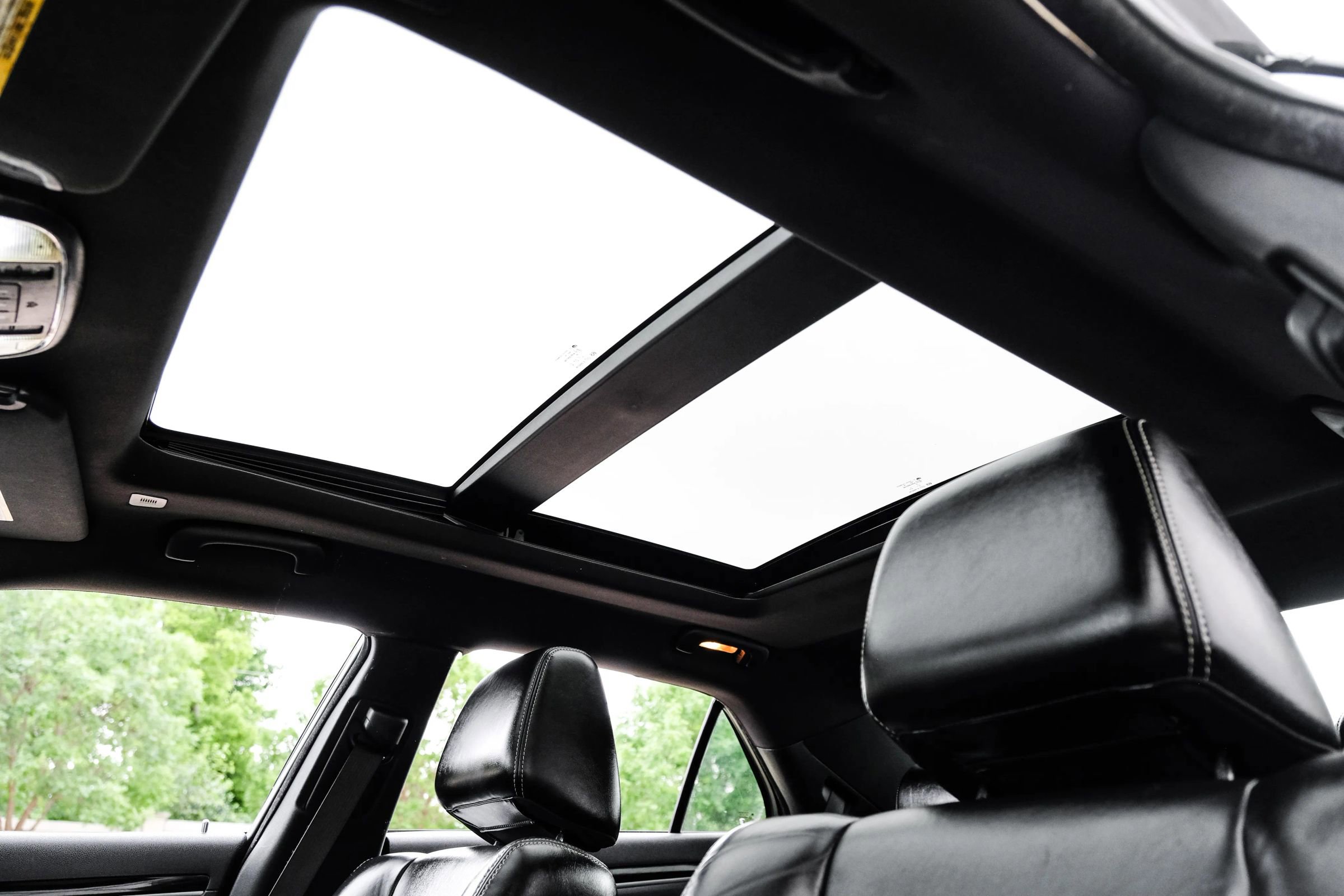 Used 2020 Chrysler 300 S RWD image 5