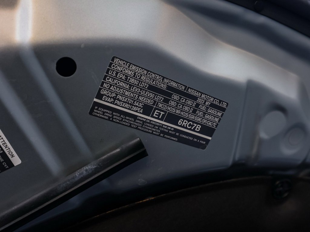 Used 2023 Nissan Rogue SV image 32