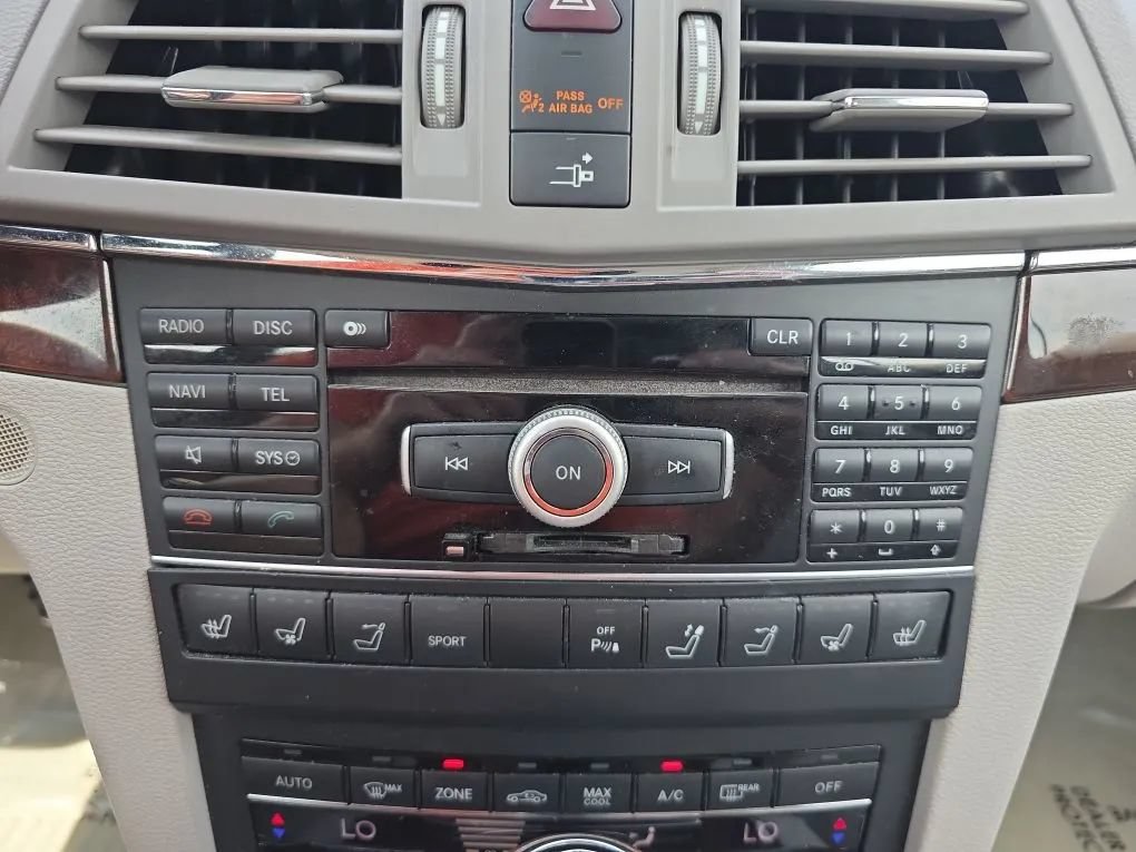Used 2011 Mercedes-Benz E 550 Cabriolet w/ Premium 2 Pkg image 30