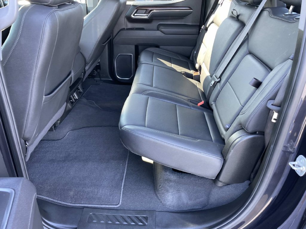 Used 2025 GMC Sierra 1500 SLT RWD image 11