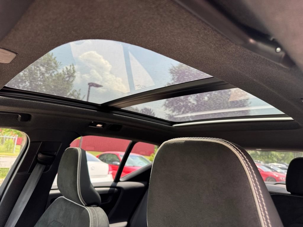 Certified 2023 Volvo XC40 Recharge Ultimate AWD/4WD image 7