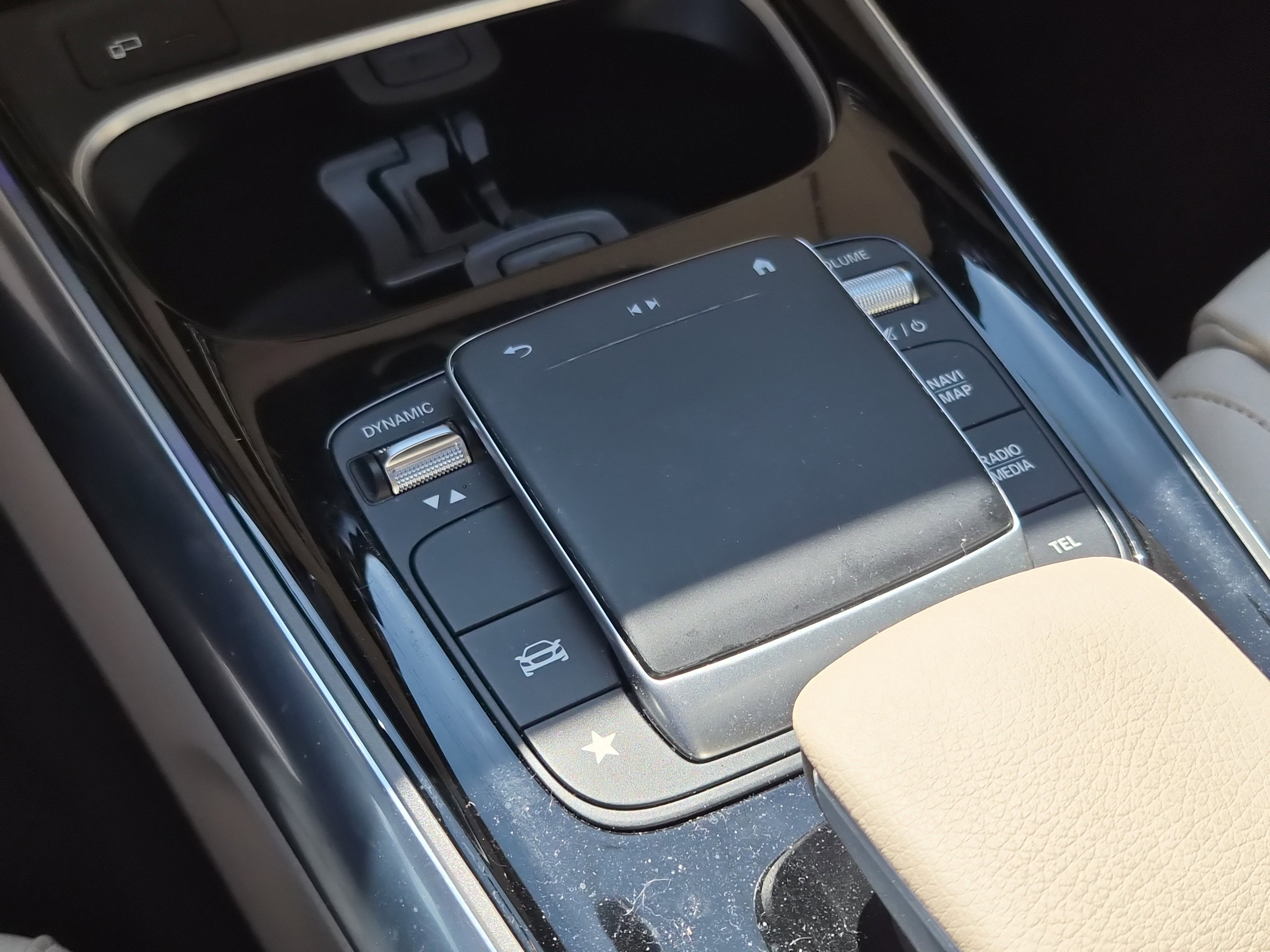 Used 2021 Mercedes-Benz GLA 250 w/ Premium Package image 30