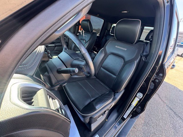 Used 2019 RAM 1500 Laramie w/ Sport Appearance Package AWD/4WD image 9