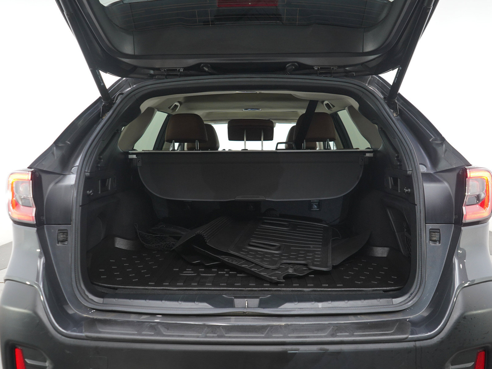 Used 2020 Subaru Outback Touring XT AWD/4WD image 17