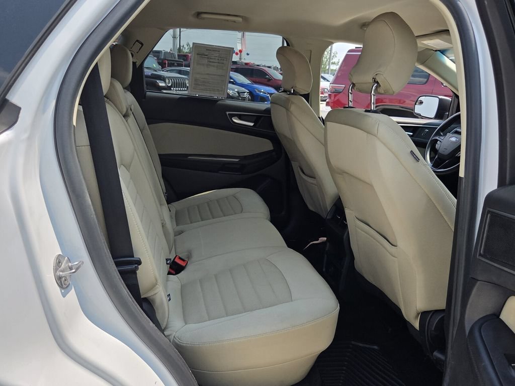 Used 2016 Ford Edge SE FWD image 18