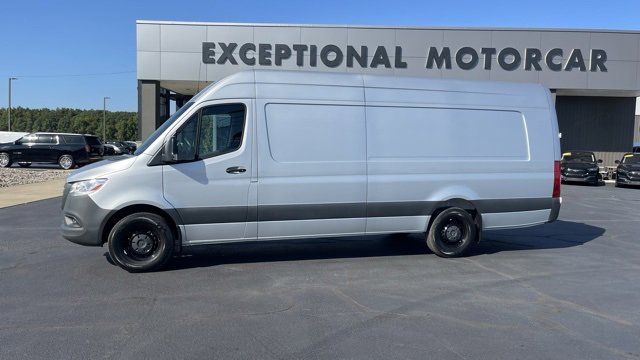 Used 2024 Mercedes-Benz Sprinter 2500 image 2