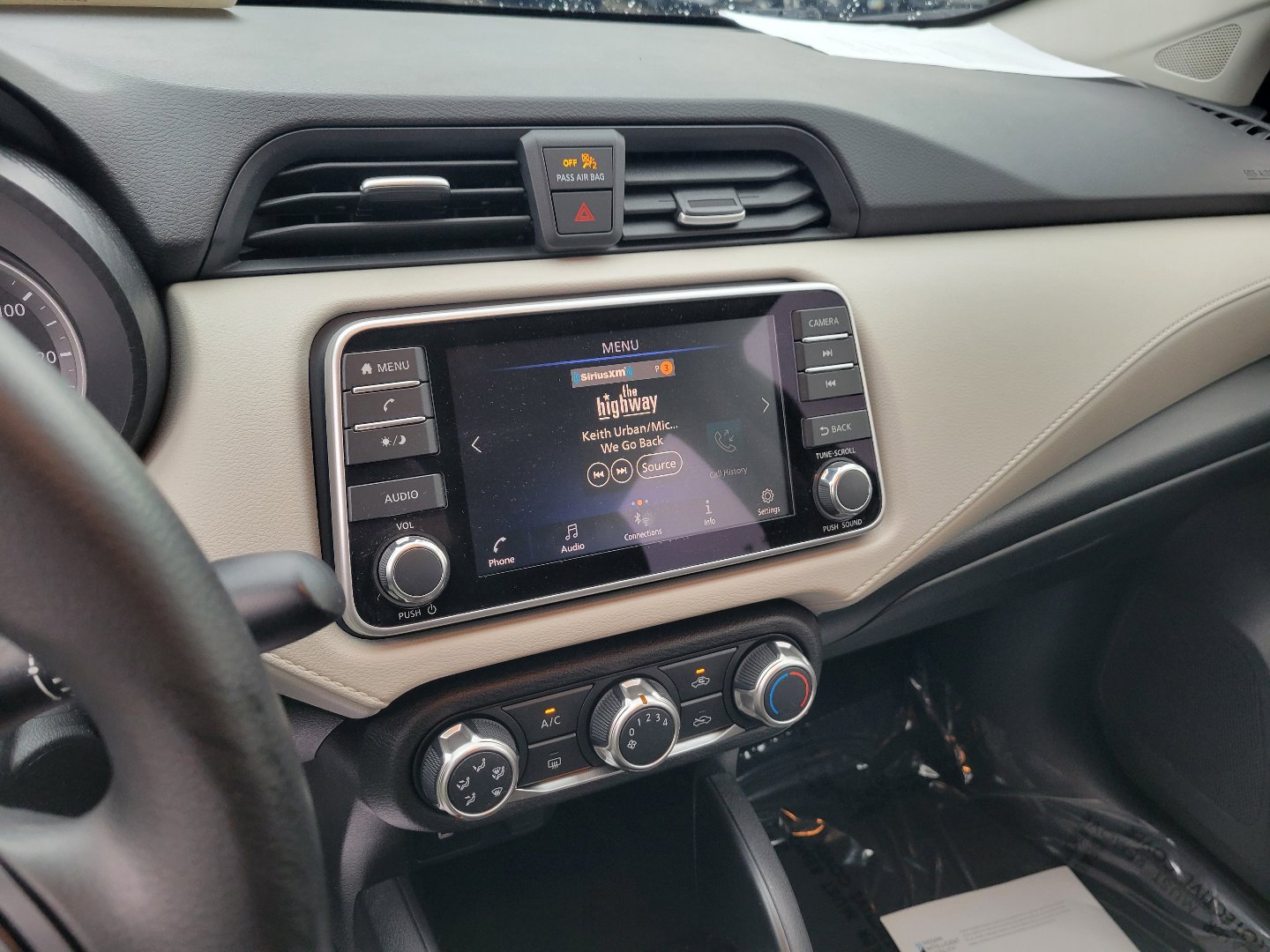 Certified 2021 Nissan Versa SV FWD image 27