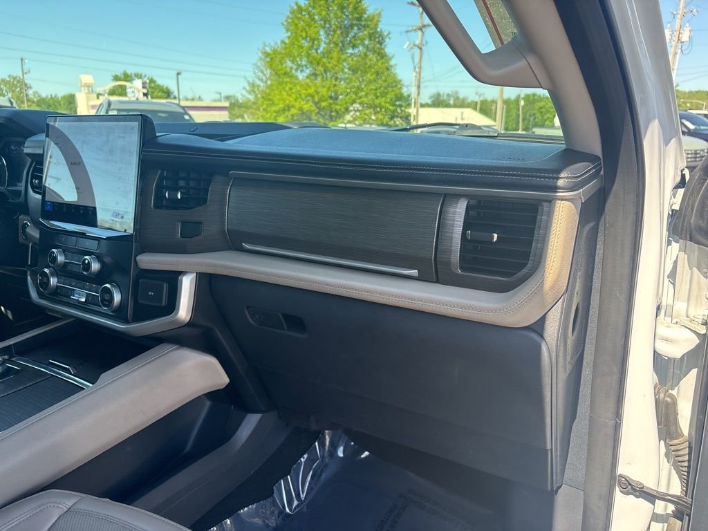 Used 2024 Ford Expedition Max Limited AWD/4WD image 40