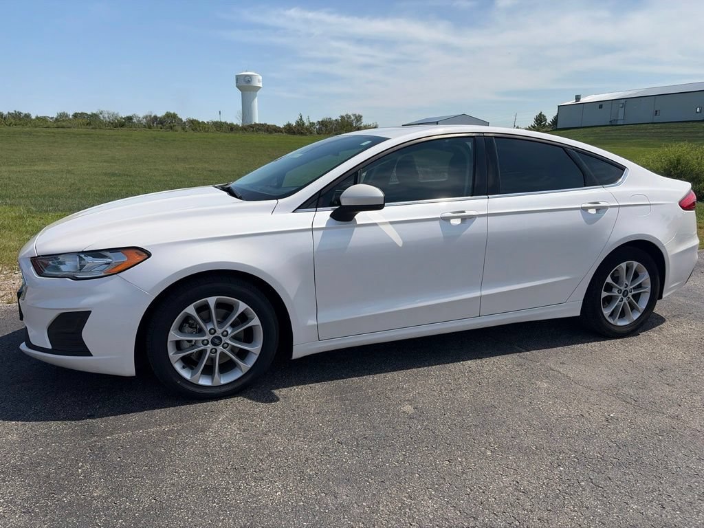 Used 2020 Ford Fusion SE FWD video 1
