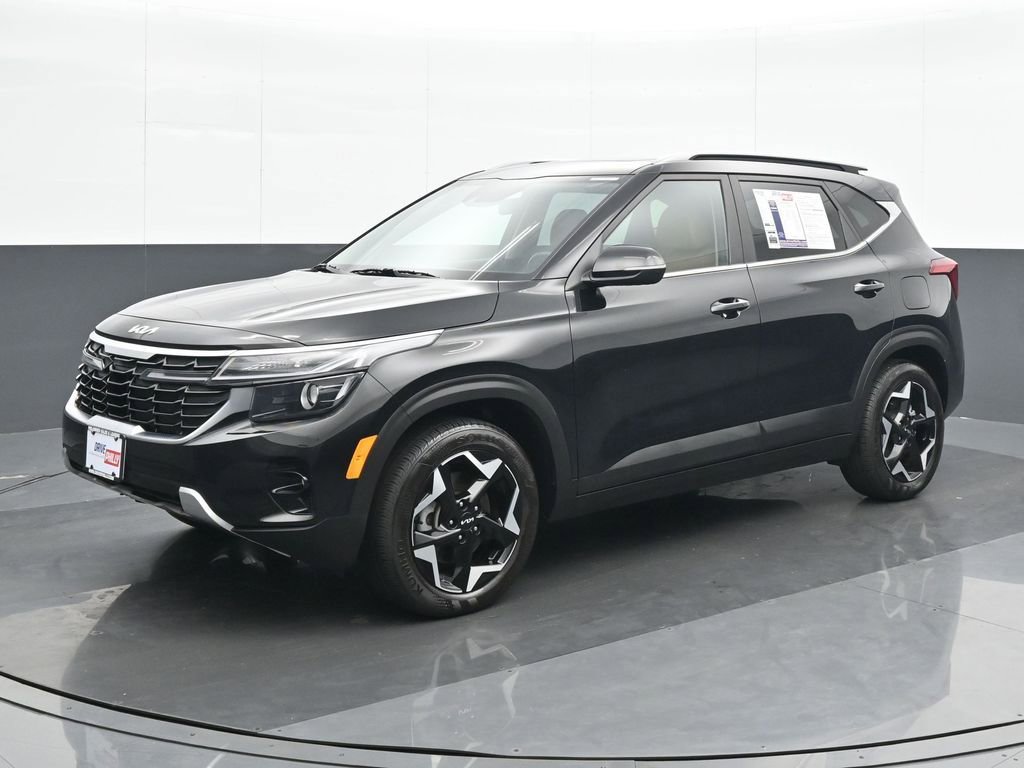 Used 2024 Kia Seltos EX image 2