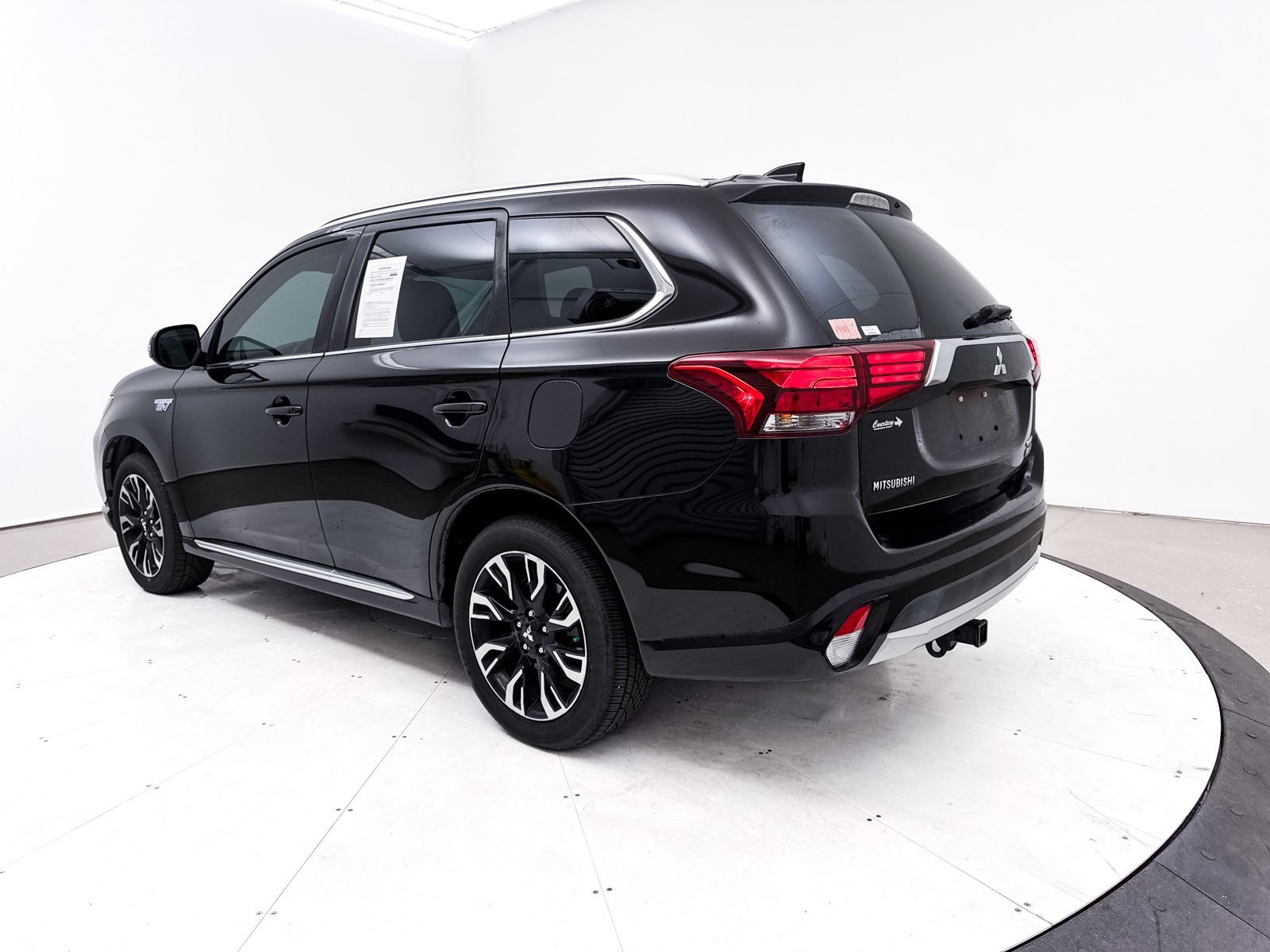 Used 2018 Mitsubishi Outlander SEL image 13