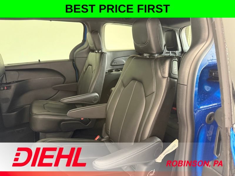 New 2027 Chrysler Pacifica Select AWD/4WD image 21