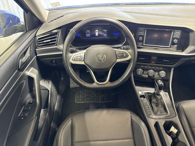 Used 2024 Volkswagen Jetta SE image 15