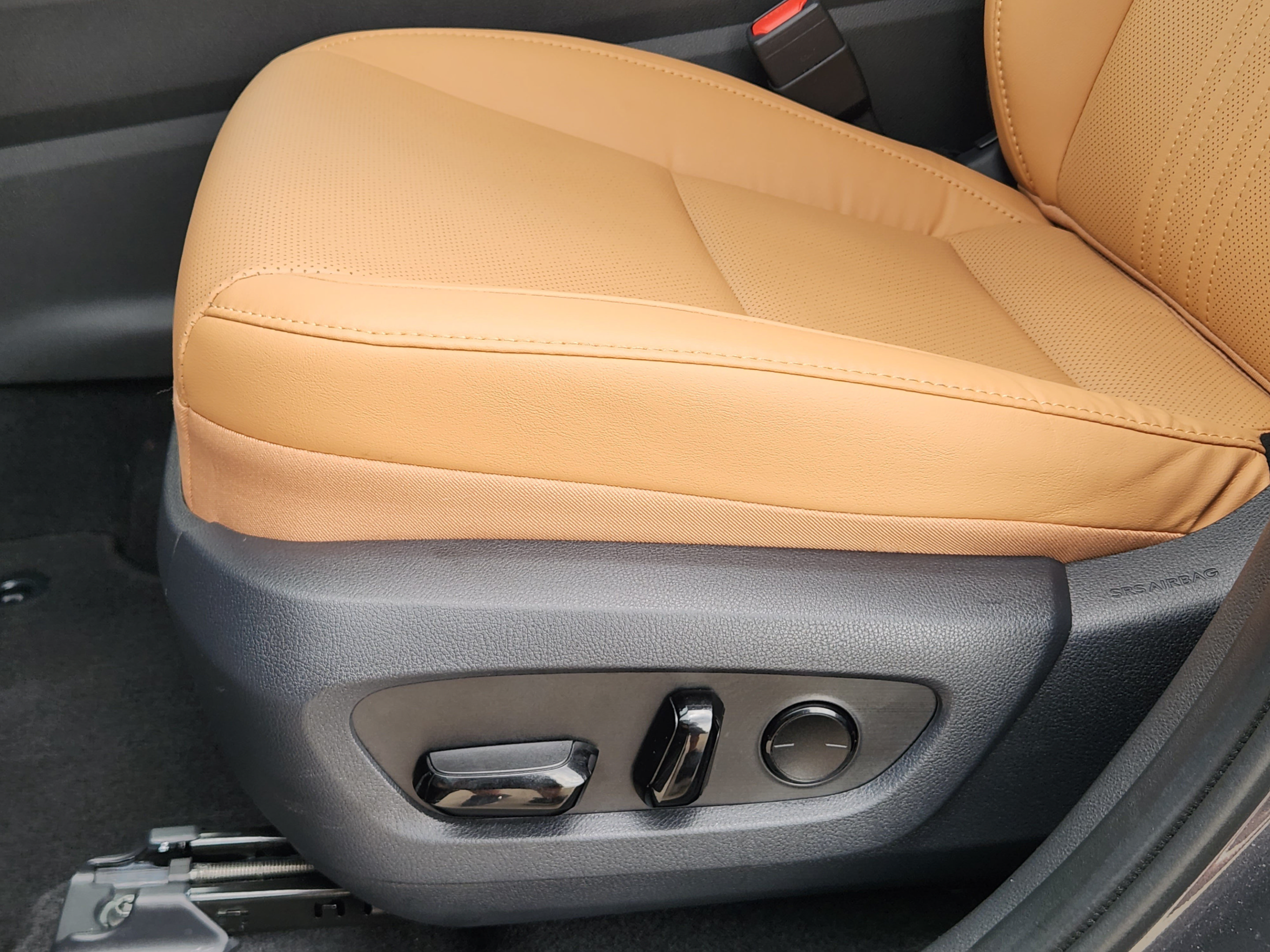 Certified 2025 Lexus NX 250 FWD w/ Accessory Package (Z1) image 19