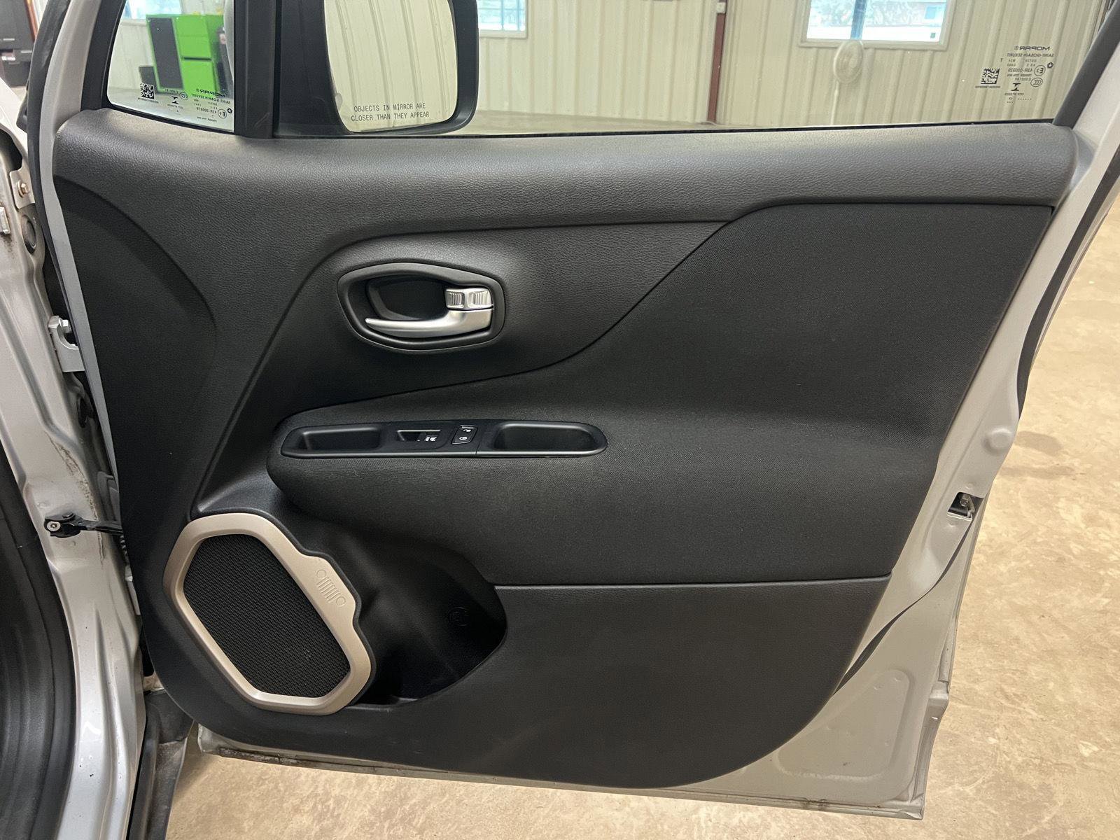 Used 2017 Jeep Renegade Sport w/ Power & Air Group image 25