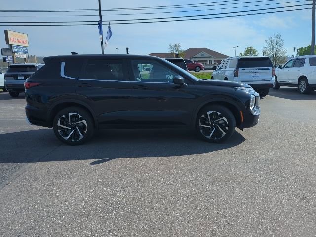 Used 2024 Mitsubishi Outlander SE FWD image 5