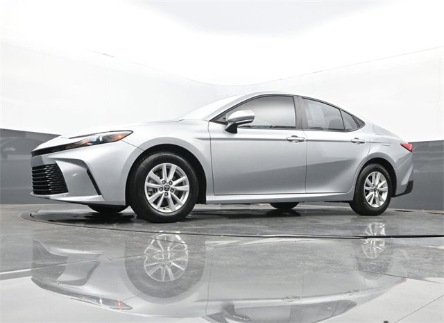 Used 2025 Toyota Camry LE image 24