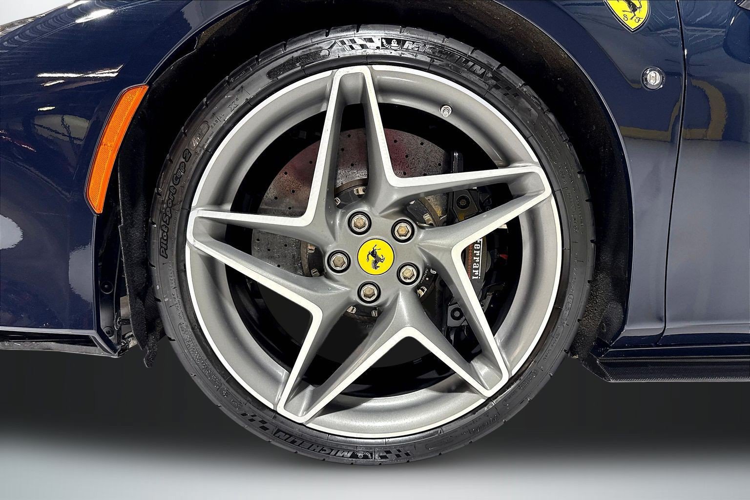 Used 2023 Ferrari F8 Spider RWD image 28