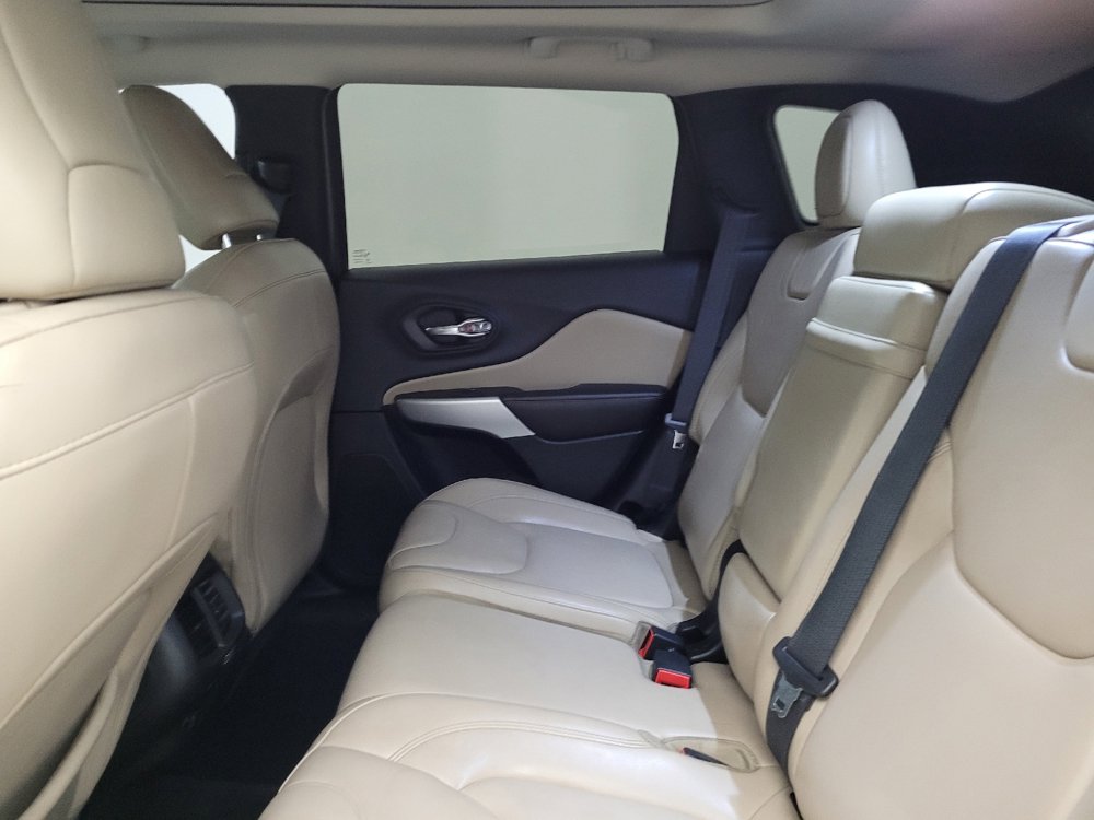 Used 2018 Jeep Cherokee Limited image 18