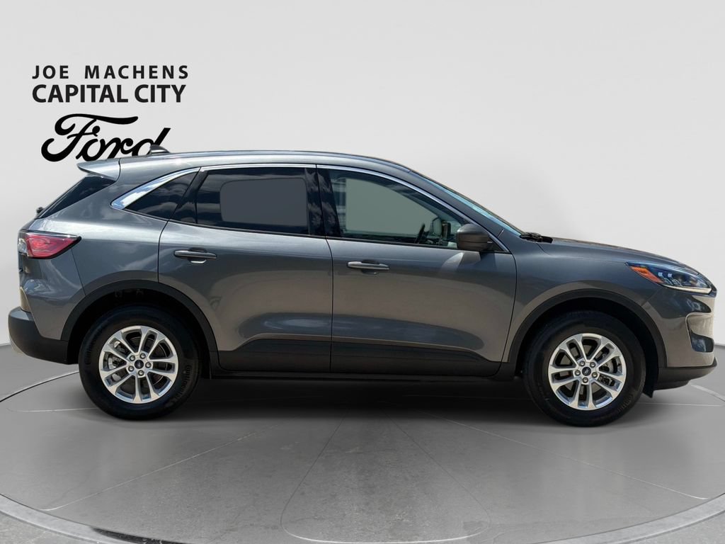 Used 2022 Ford Escape SE AWD/4WD image 3
