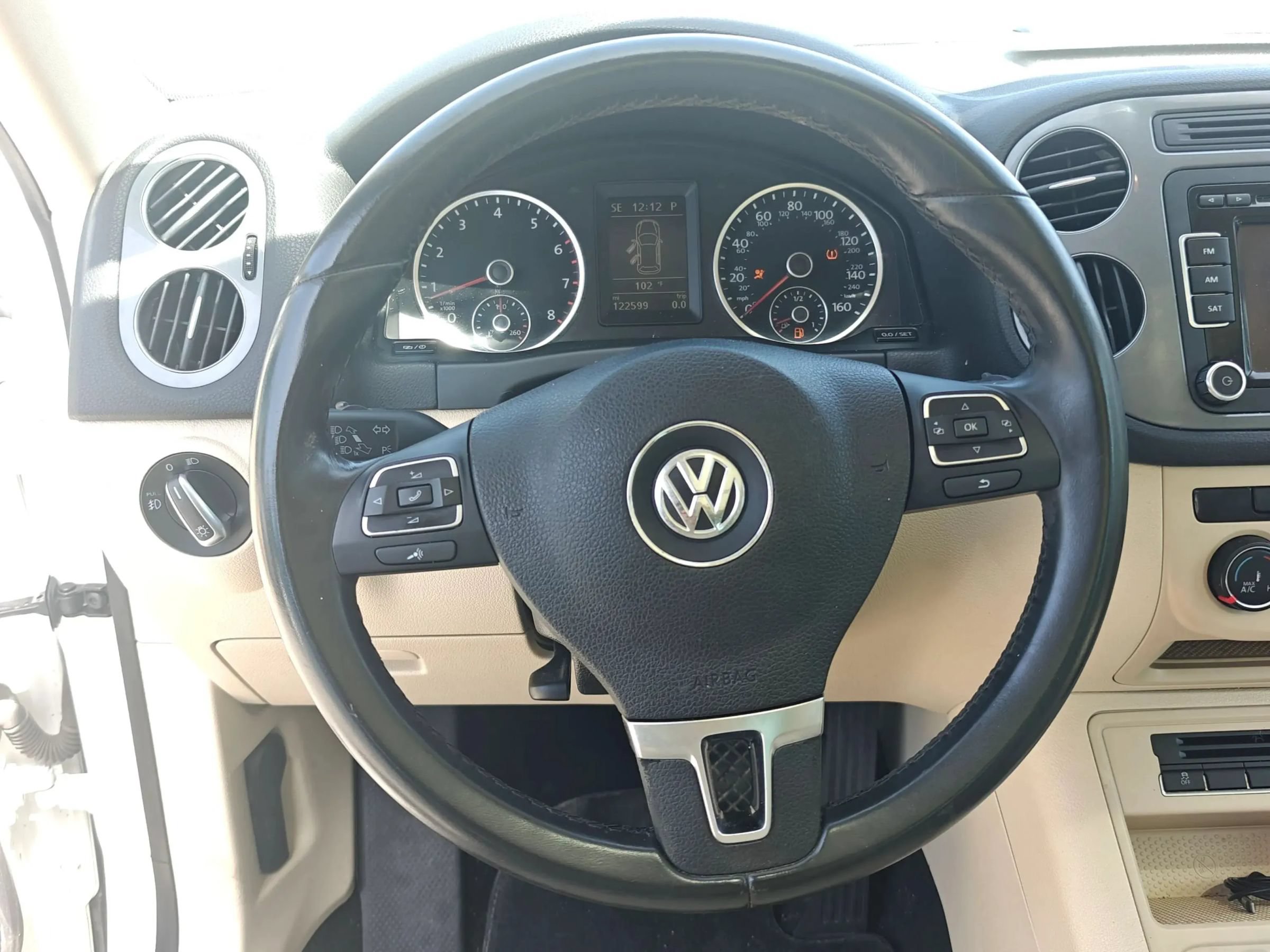 Used 2015 Volkswagen Tiguan SE FWD image 46