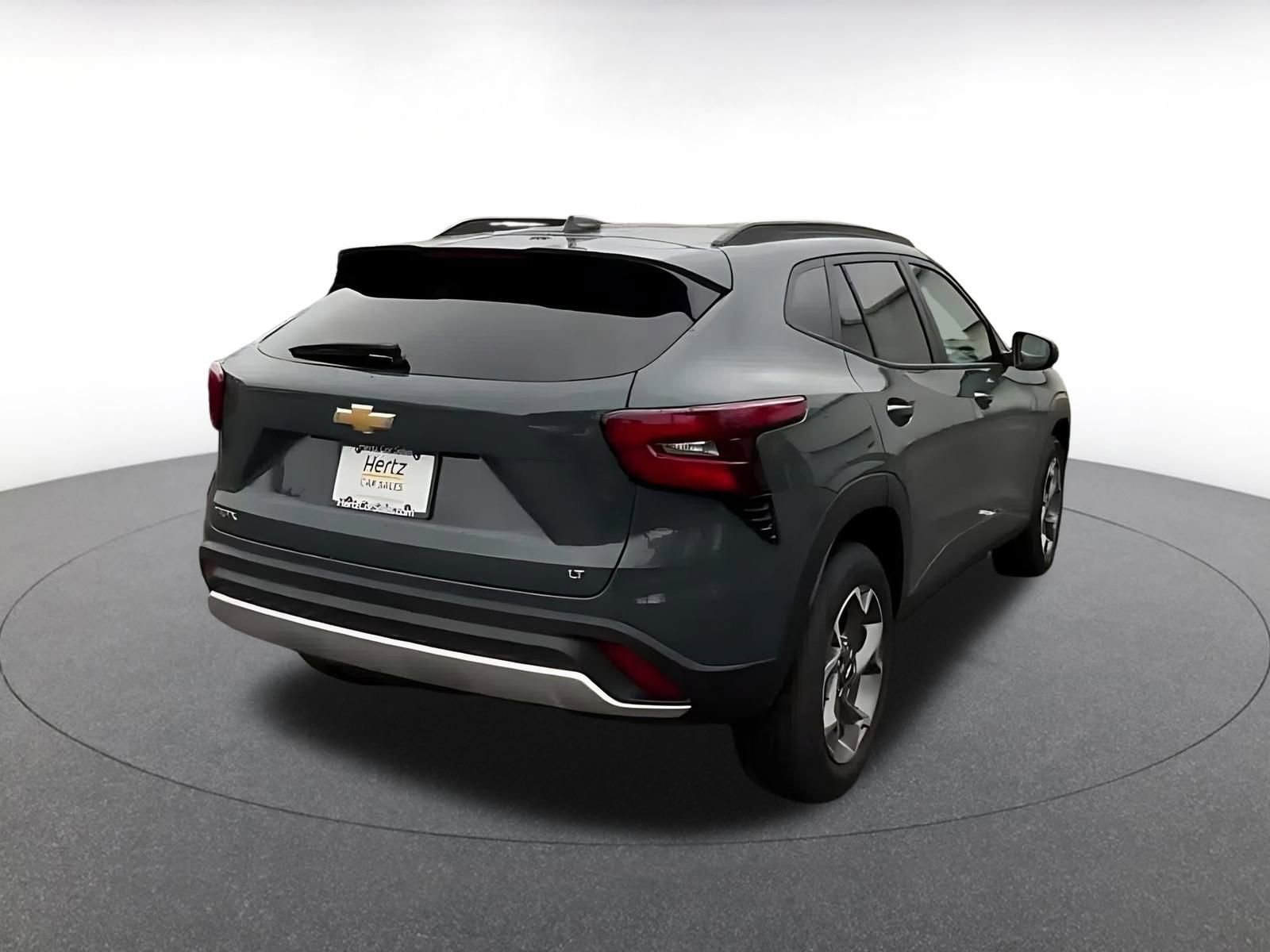 Used 2025 Chevrolet Trax LT image 13