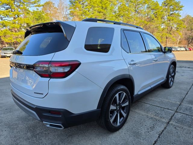 Used 2023 Honda Pilot Touring image 5