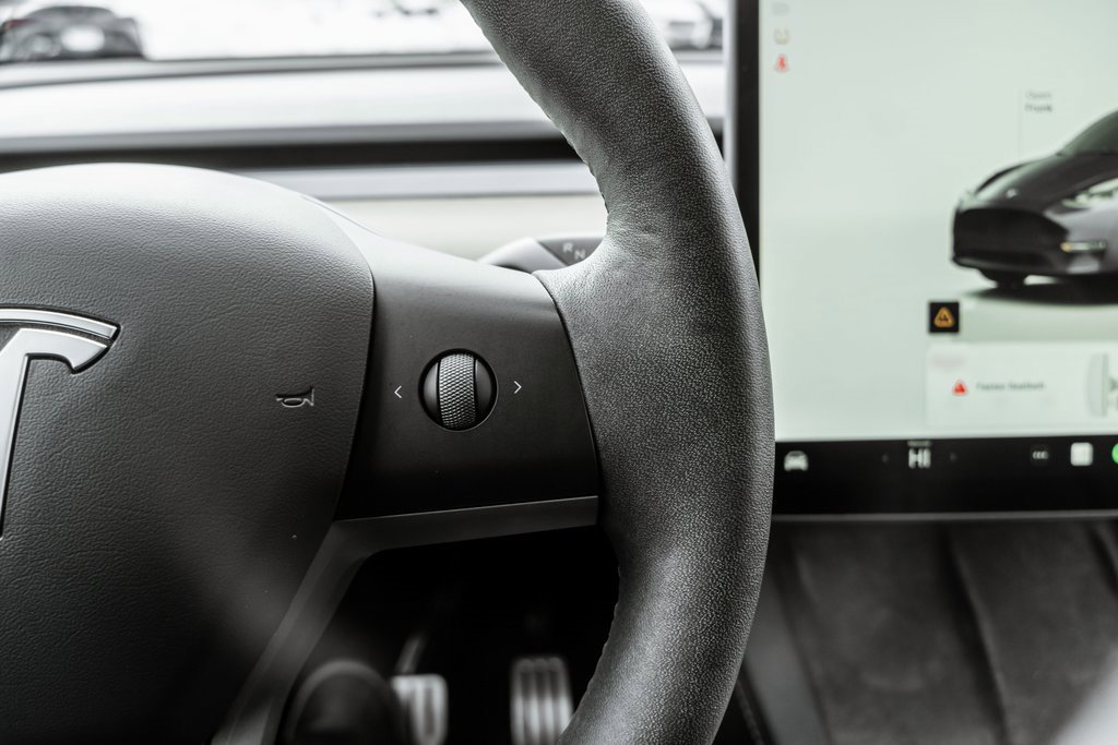 Used 2022 Tesla Model Y Performance image 20